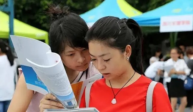 高考志愿填什么专业女生