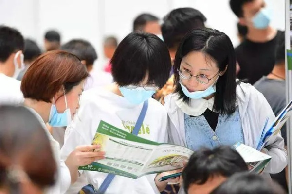 2025年高考志愿填报倒计时：那些藏在时间缝隙里的选择焦虑