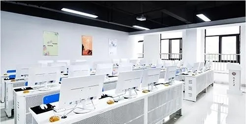 北大青鸟学院怎么样？以IT职业教育为核心的教育机构