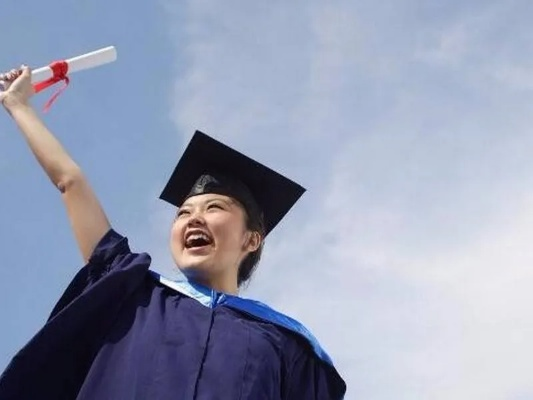 函授本科还不如大专吗？本质是学历价值与适用场景的深度解析