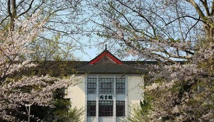 女孩上南京林业大学好不好?全方位解读女性在绿色高校的发展优势