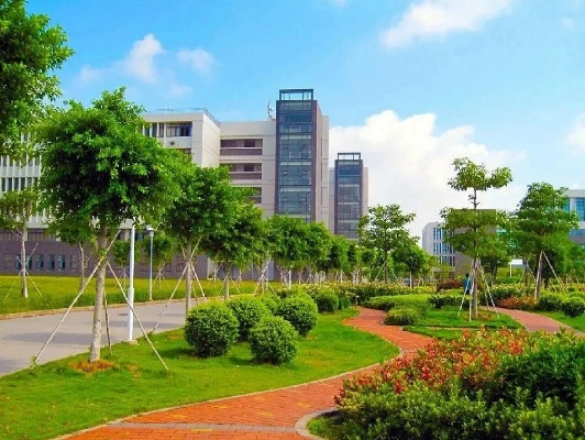广东工程环境保护学院是专科还是本科？聚焦绿色工程师摇篮的育人之道